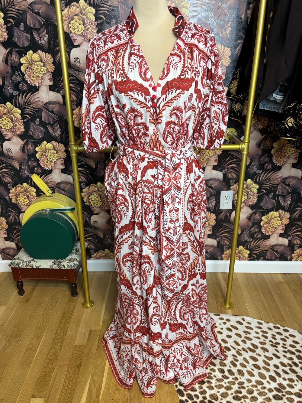 Farm Rio NWT Off-White Red Tropical Cameo Belted Maxi Dress Women's Size Medium